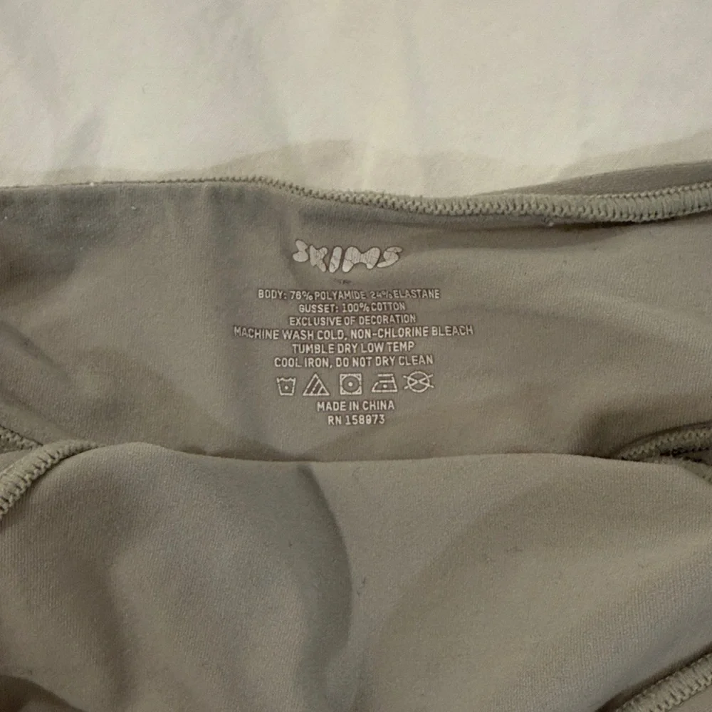 SKIMS Light Gray Thong - Picture 2 of 2